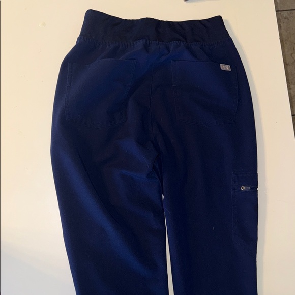 Figs Navy Drawstring Cargo Joggers - Picture 4 of 4